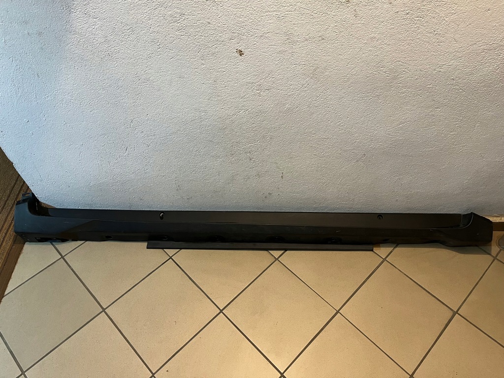 фото №1, Toyota chr c-hr 16- молдинг порог порог правая