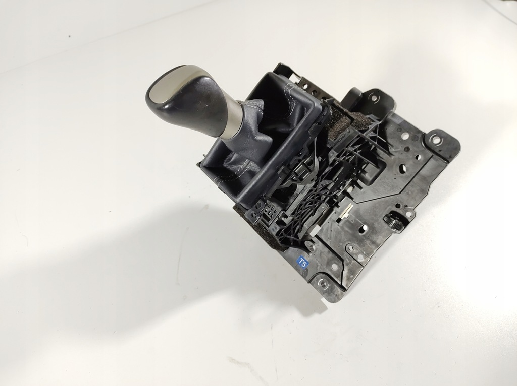 фото №16, Lexus is300h 13r домкрат коробки передач uk