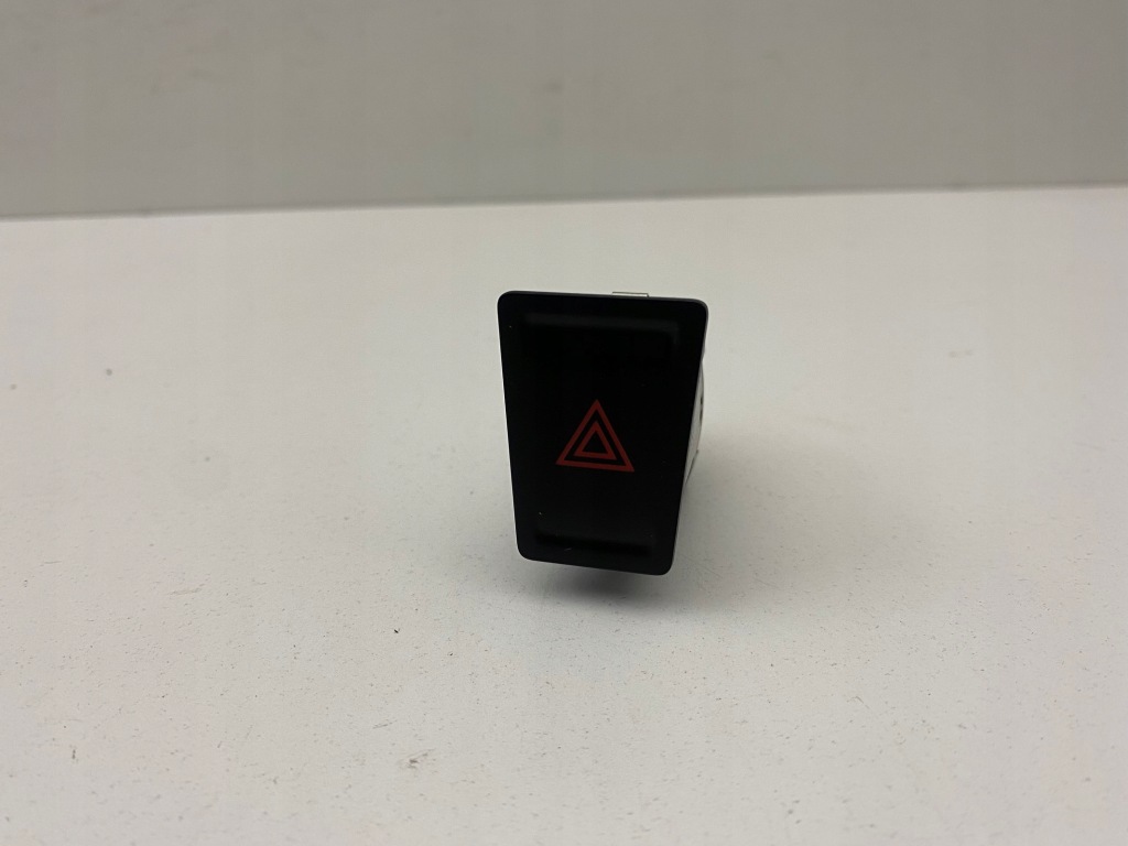 фото №1, Bmw i3 i8 кнопка перемикач світла аварійних