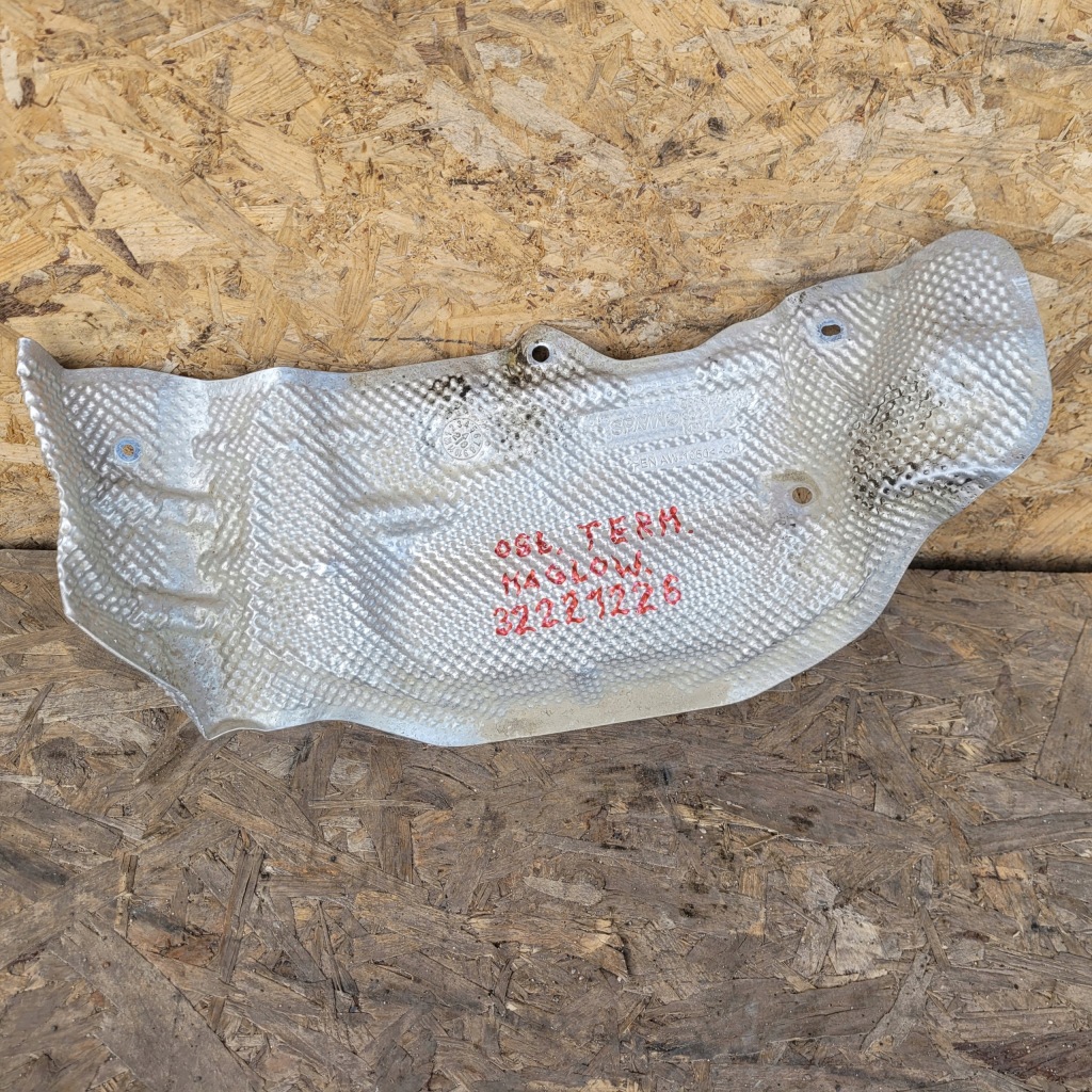 фото №1, Защита тепловая рулевой рейки volvo xc40