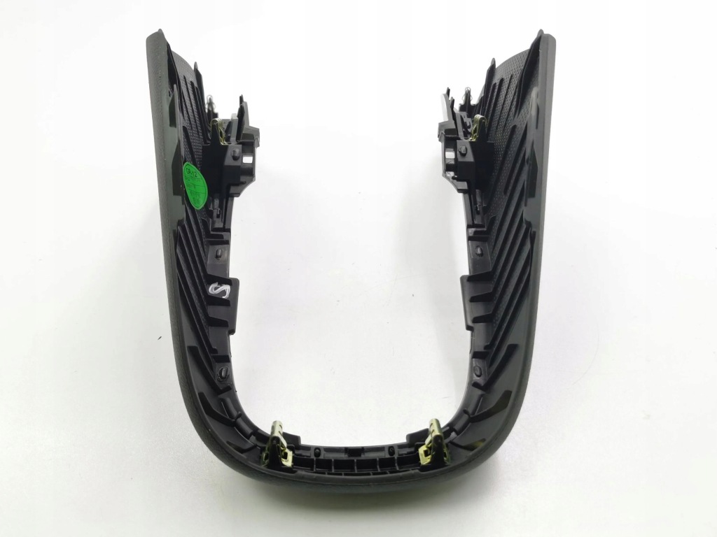 Chevrolet trax 2013 рамка важіль перемикання передач  avf67255 в Україні