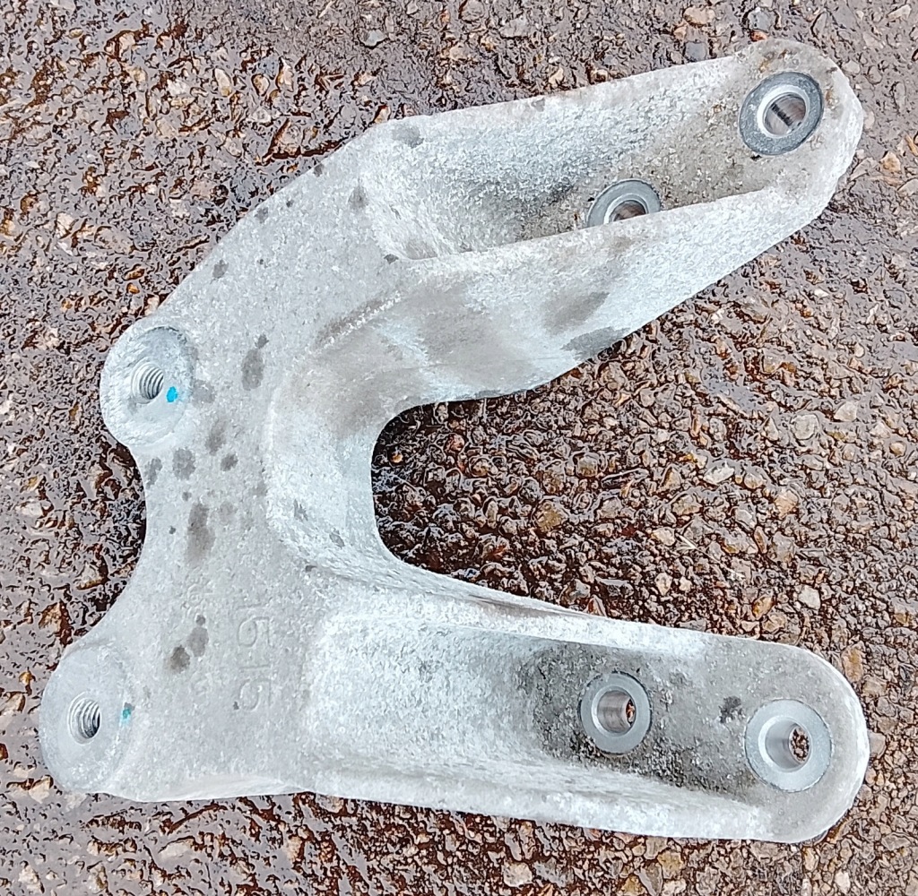 Opel karl кронштейн двигуна коробки передач Київ