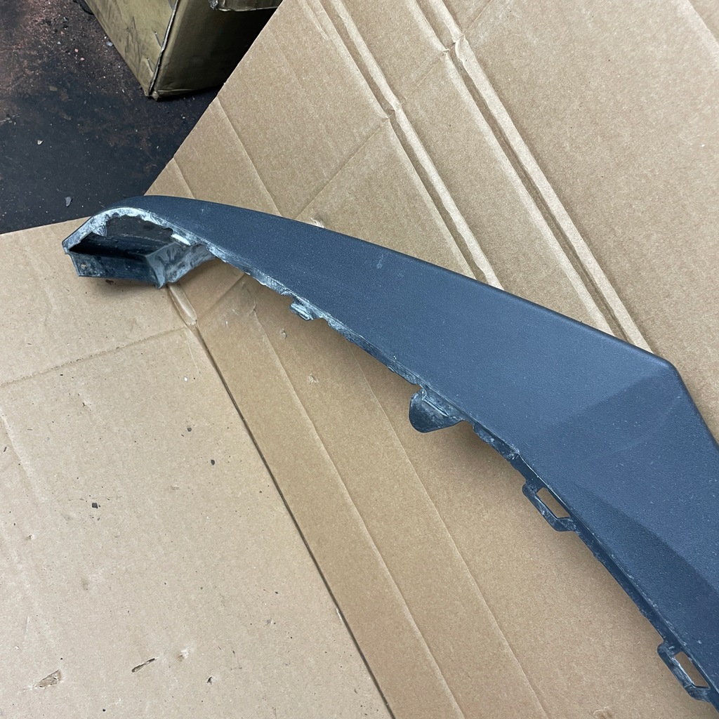 фото №14, Накладка спойлер dół накладка-спойлер бампера перед передня skoda enyaq iv 20-23 5la