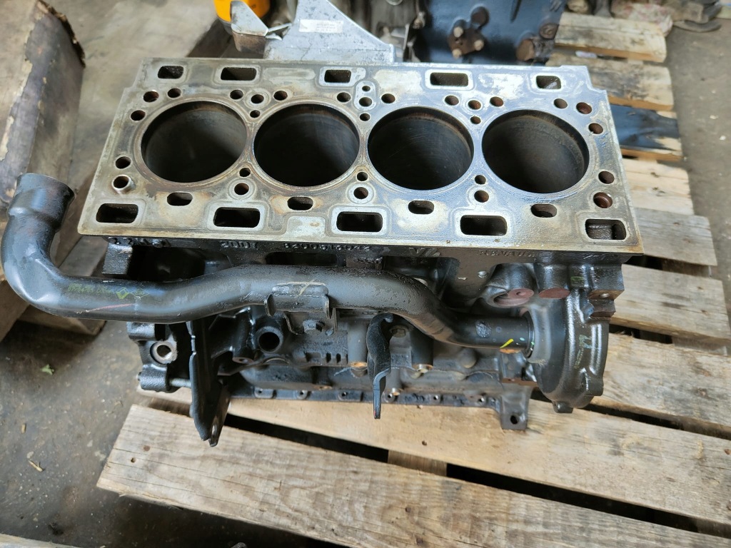 фото №1, Оригинальный номер 8200513042 блок двигателя master ii 2.5 dci