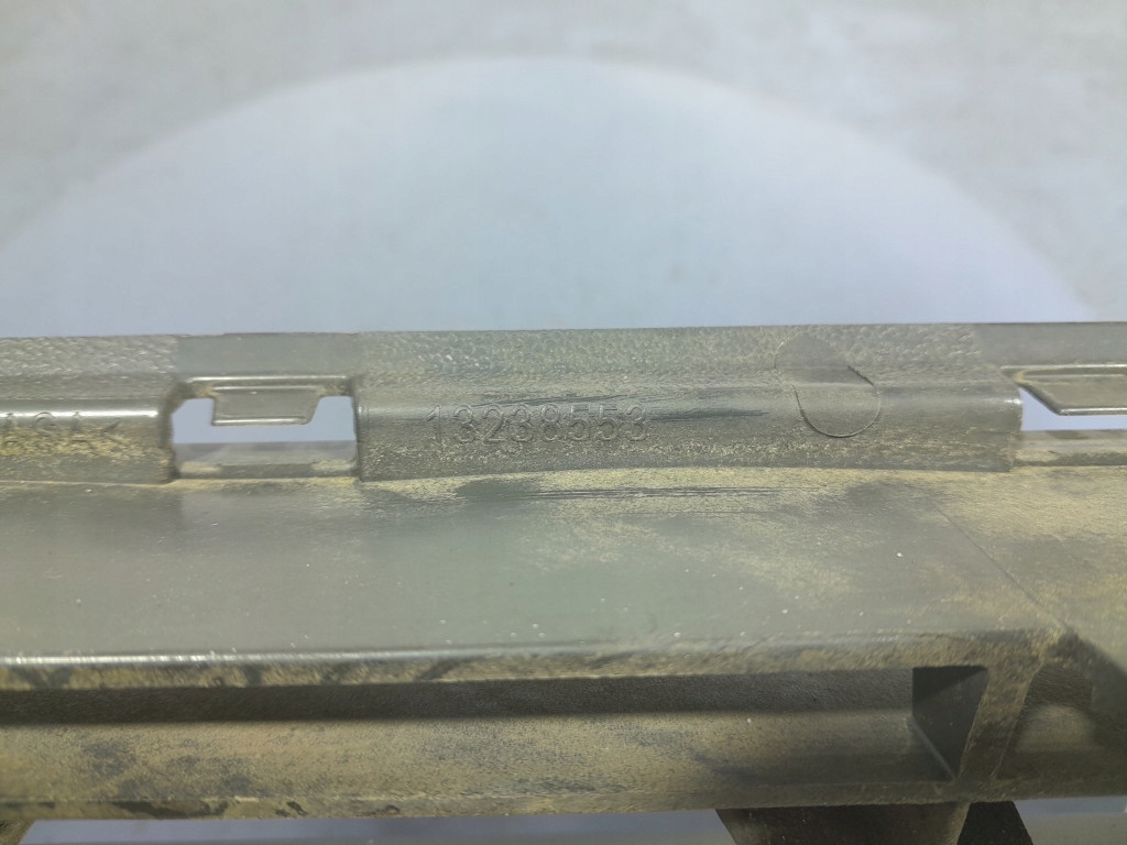 Opel astra h рестайлинг  решётка бампера перед нижняя 13238553 в Украине