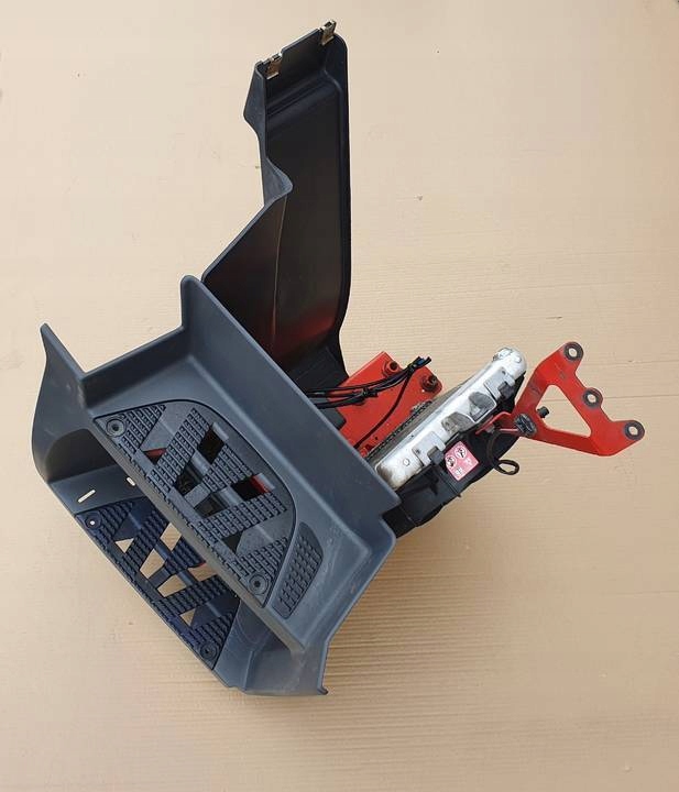 фото №4, Actros mp4 підніжка кронштейн помпа радіатор комплект