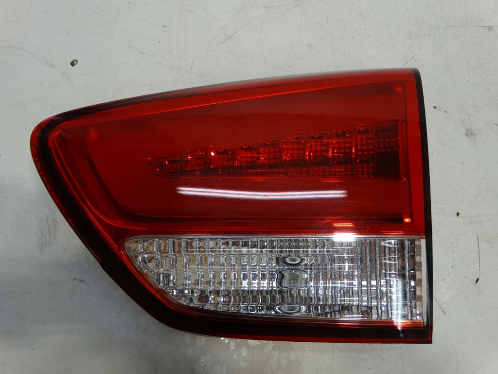 фото №1, Лампа правий задня w кришка carens iv 92404-a4110 led