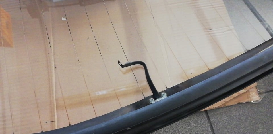 фото №6, Mazda 121 iii 96- скло кришки багажника задня hb org