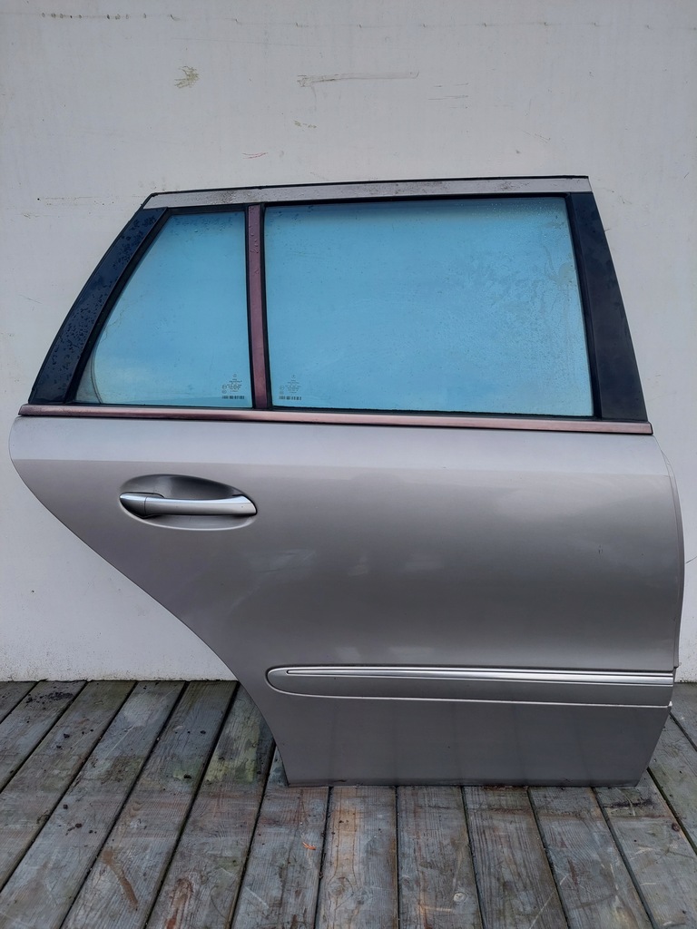 фото №1, Дверь правое задние mercedes w211 c723 kombi