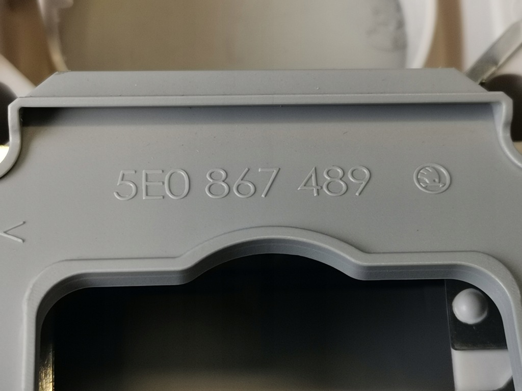 фото №11, Skoda karoq kar 2018r 1.0tsi 85kw лампа освітлення кабіни полиця 5e0867489