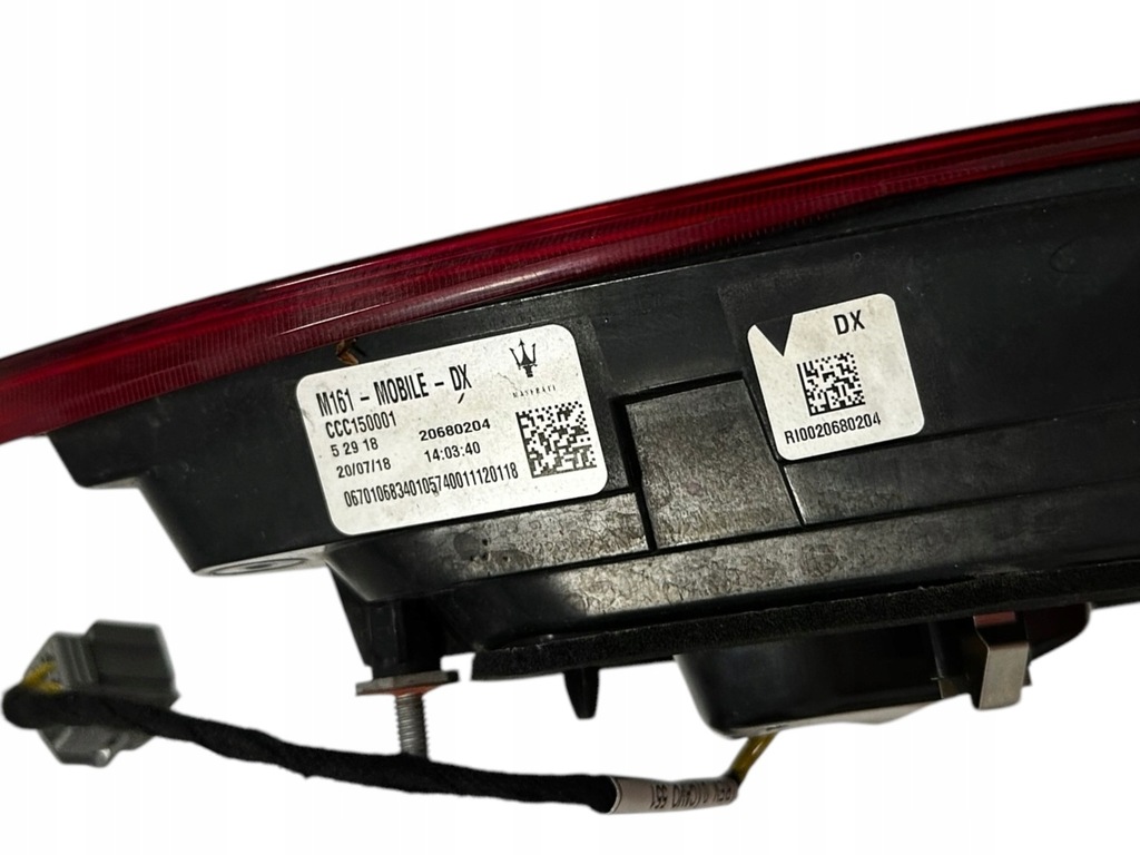 фото №11, Maserati levante права задня лампа rh 670106830 670106834
