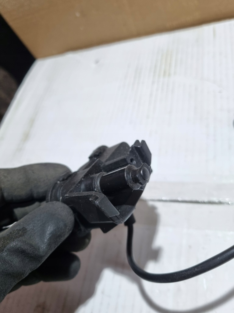 фото №15, Volkswagen golf vii 2014 амортизатори кришка заливної пального 5c6810773h