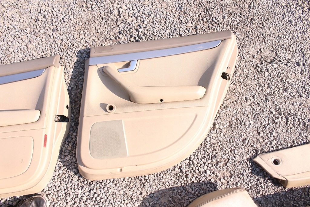 фото №8, Обшивки обивка дверь кожа audi a4 b7 sedan eu