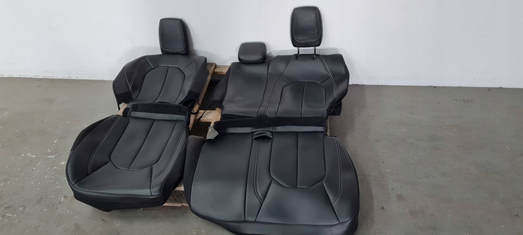 фото №1, Chrysler pacifica 2022 обшивка сидіння шкіра 3 ряд підголівники задня задні