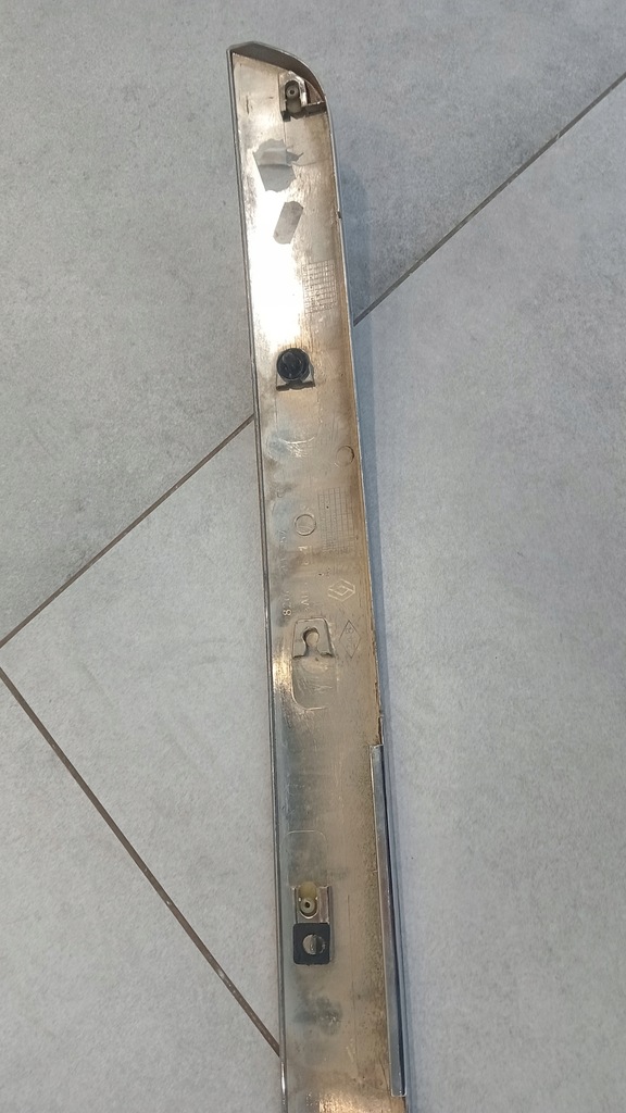 фото №1, Renault thalia ii - молдинг крышки задняя хром 8200700557