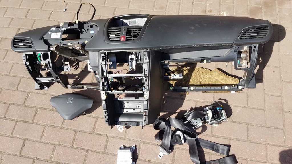 фото №1, Приборная панель приборная приборная панель peugeot 207 3d