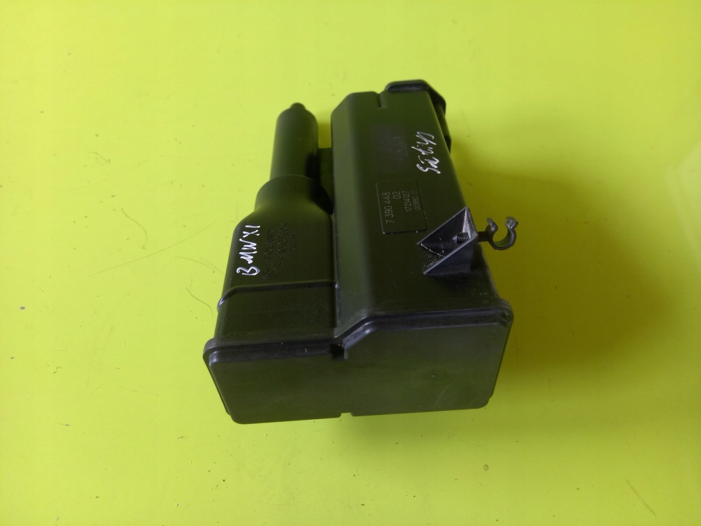 Фильтр угольный 2.0 b usa 7390448 bmw x1 f48 16r Оригинал