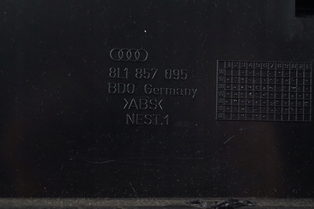 фото №8, Бардачок пассажира audi a3 8l 8l1857095 europa