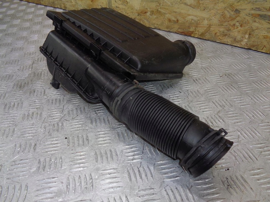 фото №9, Корпус фільтра повітря skoda yeti 5l 1.4 tsi 2009- 04e129611h 04e129620