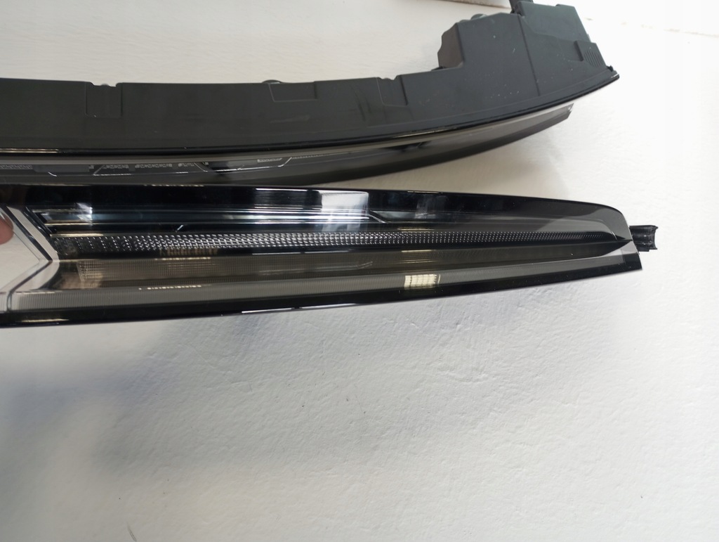 фото №10, Лампа задняя porsche taycan правая левая 9ja-945096-a 9ja945095-a 9ja-945082-f