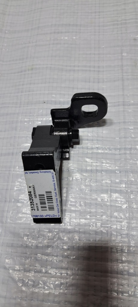 фото №1, Volvo v40 петля дверь задняя левый нижний 31352084