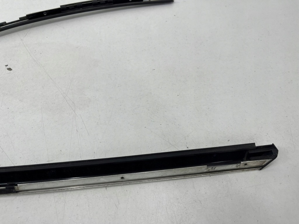 фото №15, Молдинг mercedes clk w208 c208 97-02r. левая задняя накладка декоративная стекло