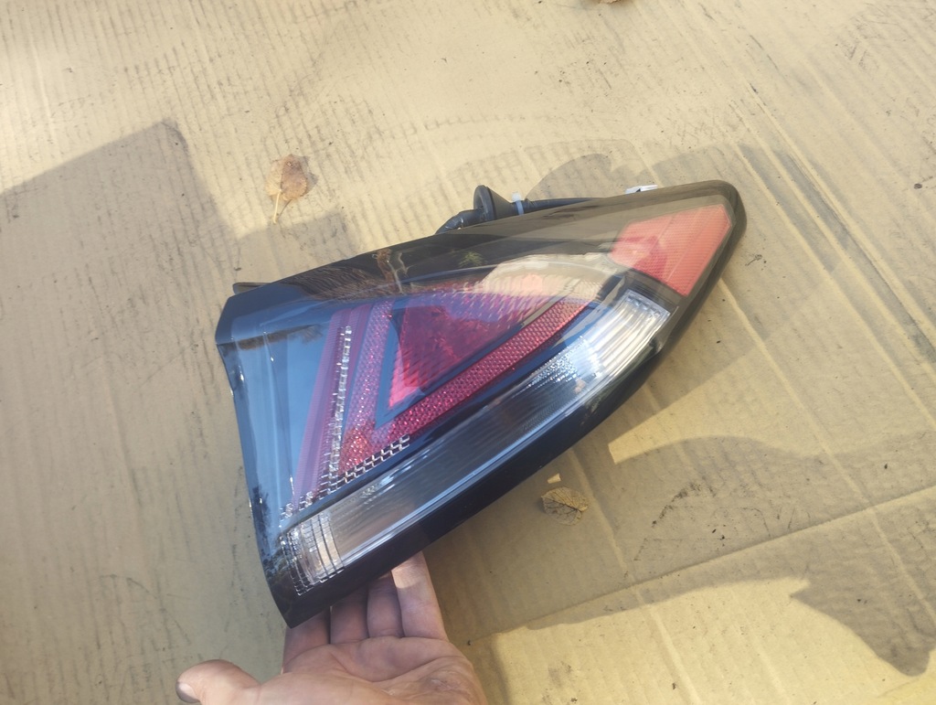 фото №1, Hyundai ioniq lift лампа права задня led 92402g2200