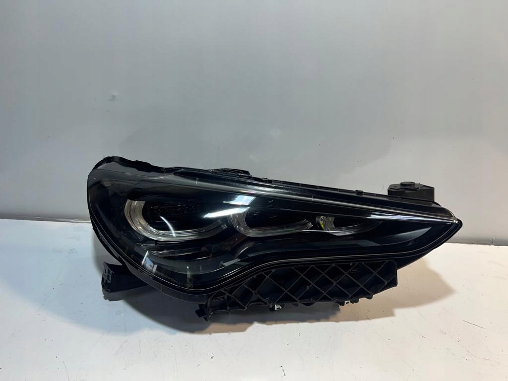 Alfa romeo stelvio рестайлінг  full led фара правий Зі Шроту
