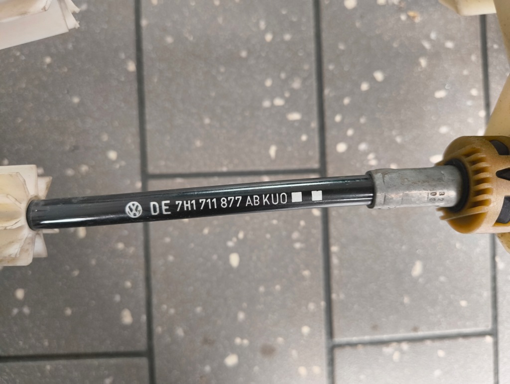 Купить Рычаг переключения передач механическая коробка передач кулиса  vw transporter t5 7h0711116