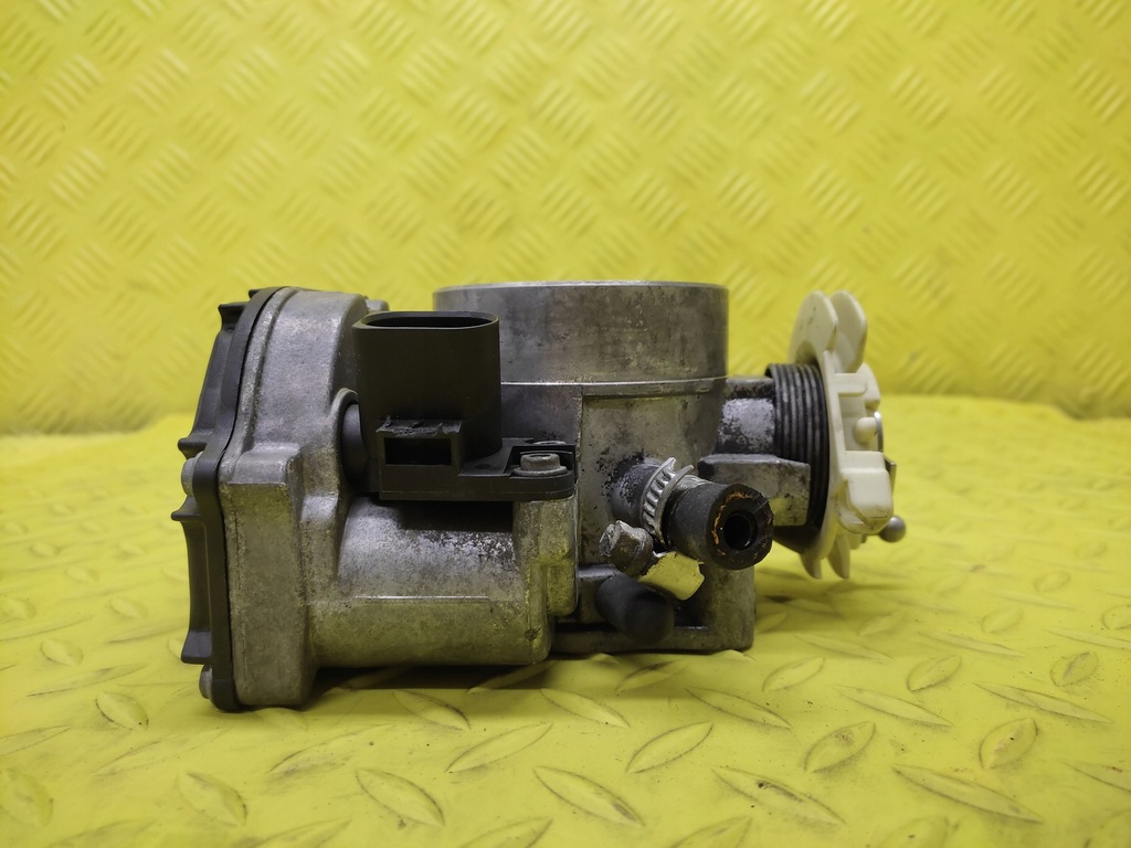 фото №4, Audi a6 c5 2.4 v6 дроссельная заслонка 078133063ac