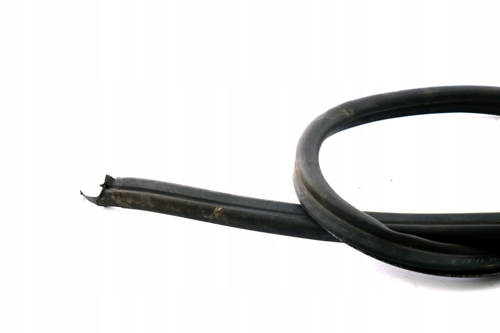 фото №10, Bmw 7 e65 e66 e67 прокладка капот двигателя 8240742