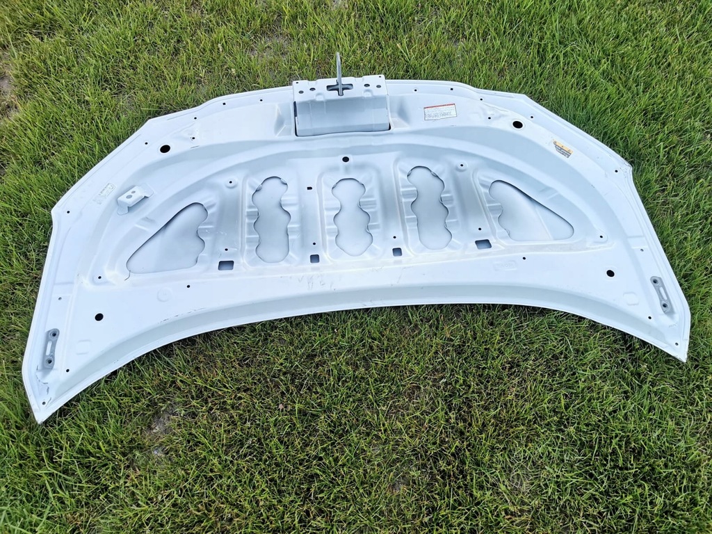 фото №9, Toyota yaris iv cross капот