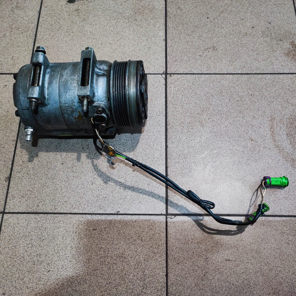 фото №1, Компресор кондиціонера audi a8 d2 4.2 v8