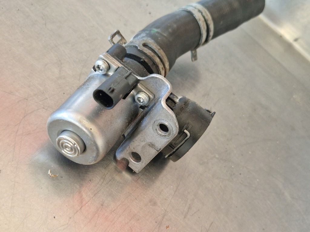 Купить Электроклапан отопителя mercedes m271 a2712030164 autlog идеальное состояние !