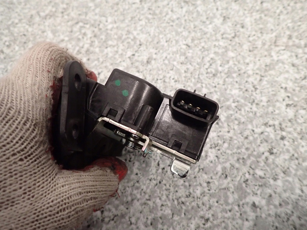 фото №4, Kia ceed kombi 06-12 замок крышки багажника