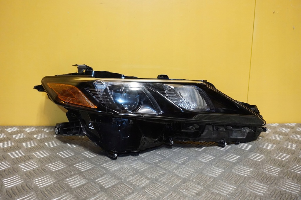 фото №1, Toyota camry 2021- фара лампа led права usa