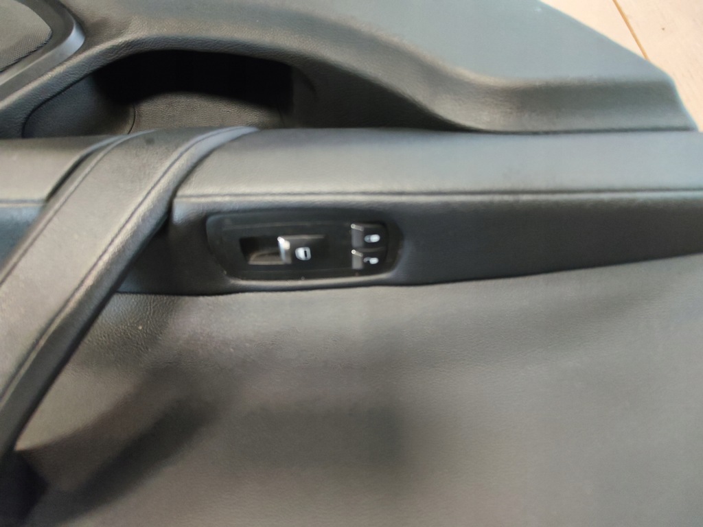 фото №7, Обшивка двері задня лівий чорний maserati ghibli 2016