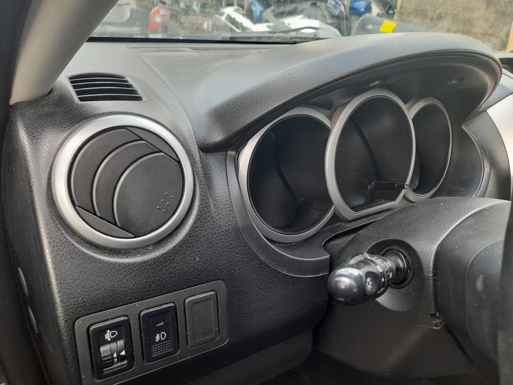 фото №7, Suzuki grand vitara ii pulpit приборная панель приборная консоль