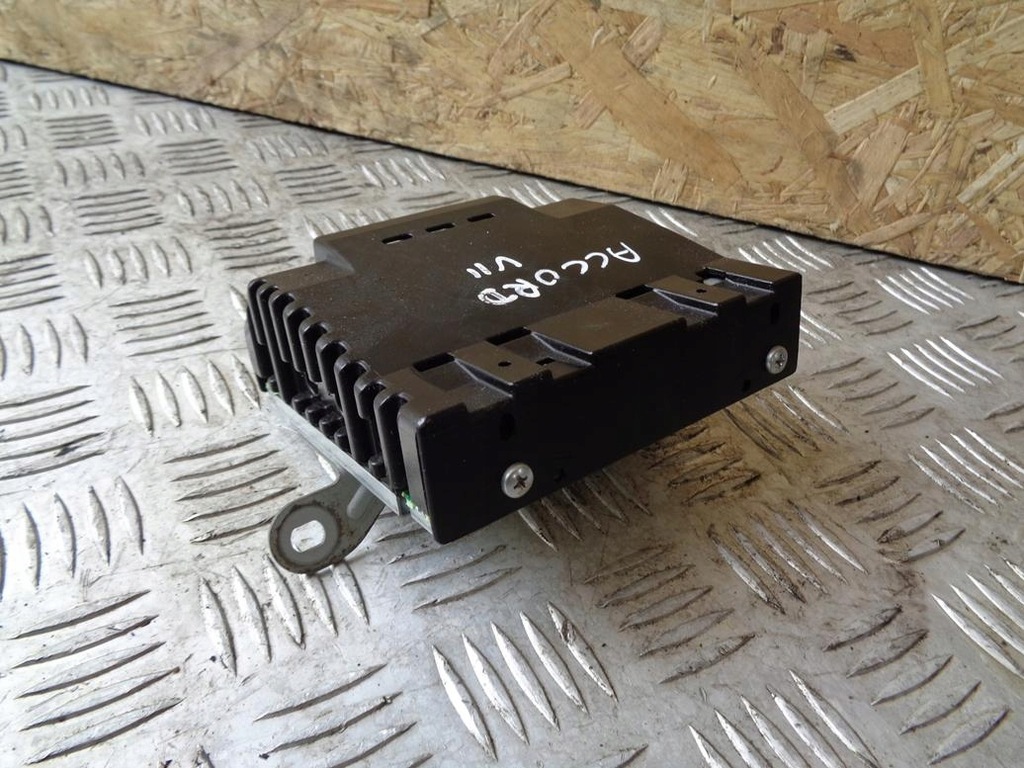 фото №4, Усилитель радио honda accord vii 02-