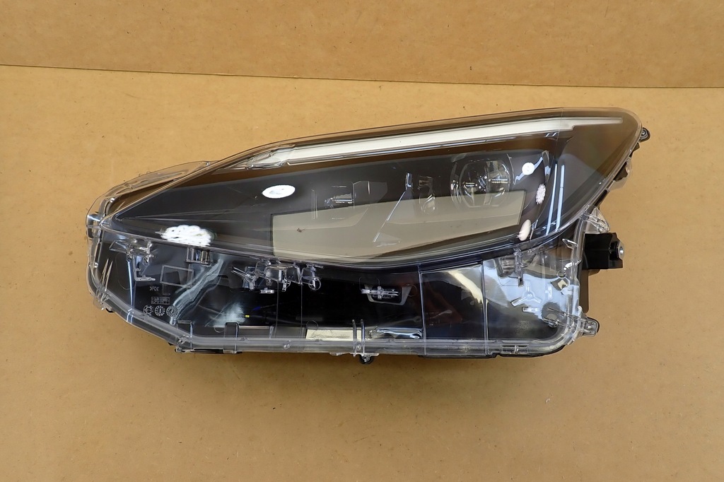 фото №16, Toyota yaris cross лампа левая левый перед full led koito 0d-312