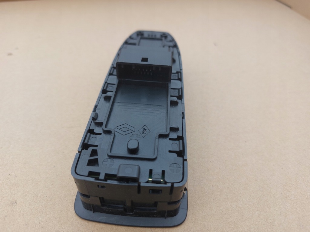 Переключатель окон зеркал clio v captur ii europa в Украине