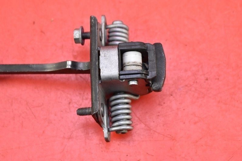 фото №5, Ограничитель дверь правый перед citroen ds3 13r