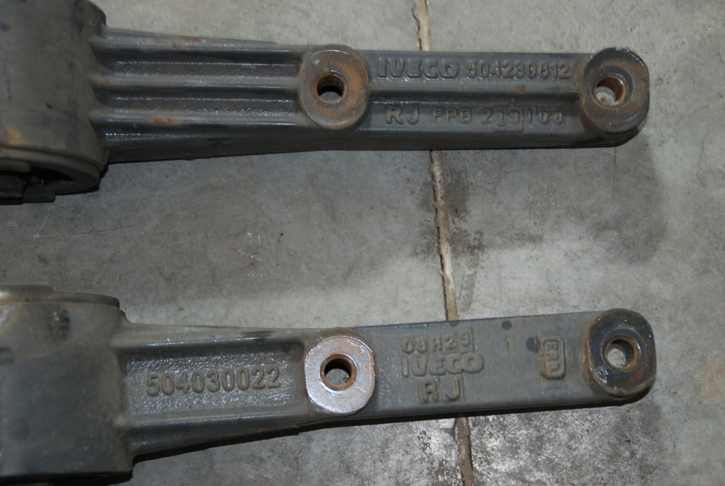 фото №4, Подвеска кронштейн кабины перед 17.5 eurocargo 08-15