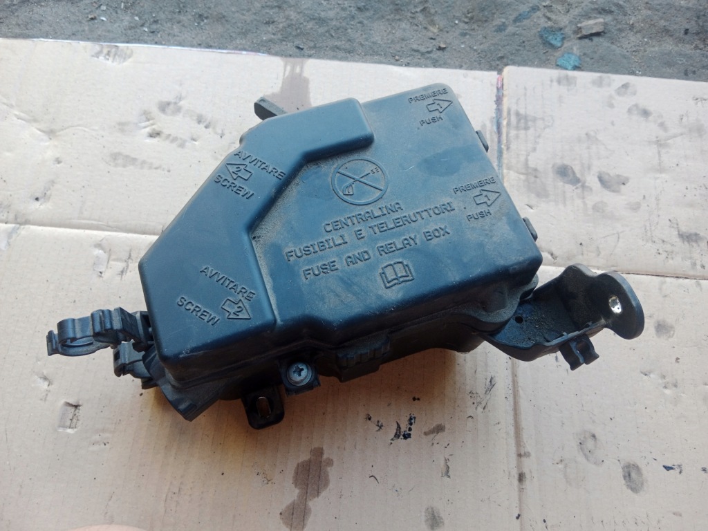 фото №1, Корпус коробка предохранителей alfa giulietta 1.6