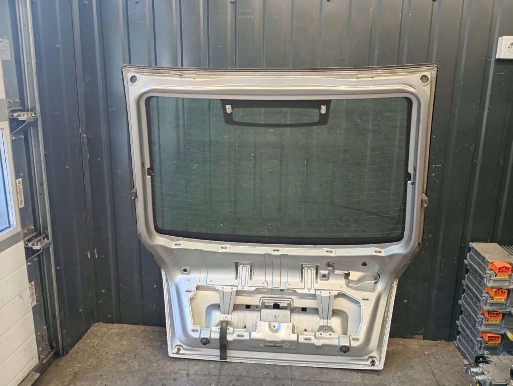 Кришка багажника багажника skoda octavia ii hb срібляста Ціна