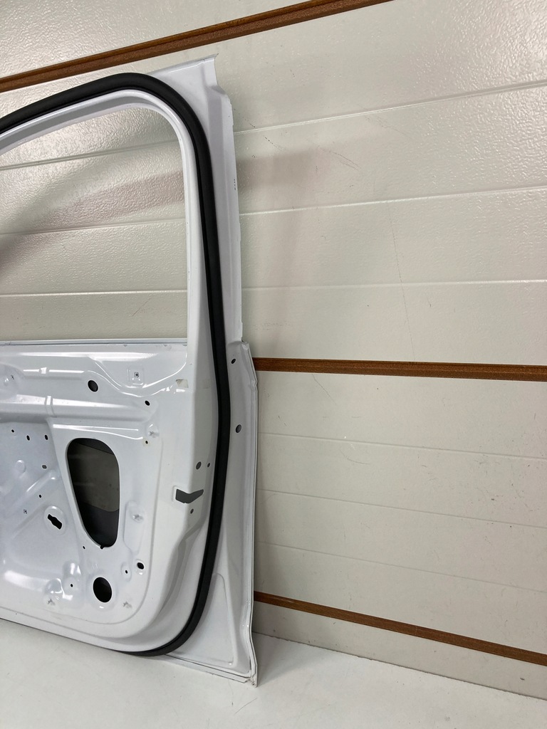 фото №14, Дверь правое передние audi a4 b9