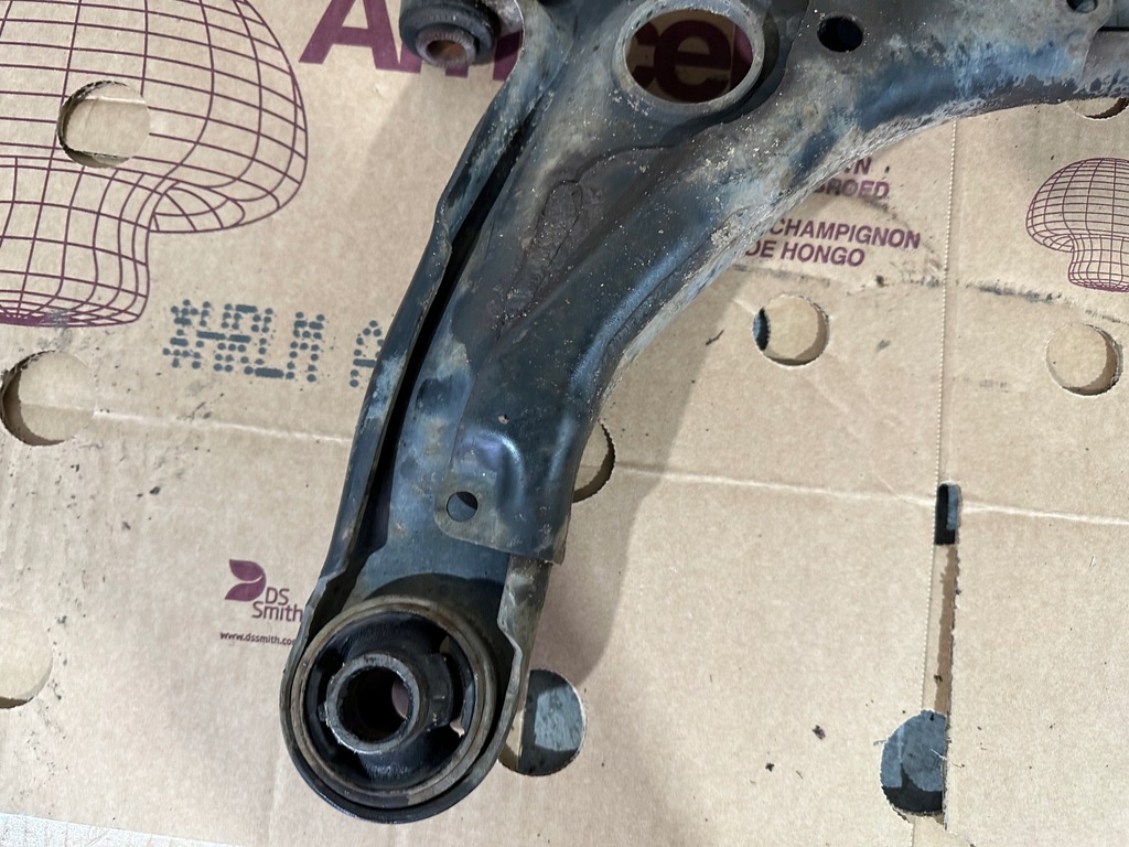 фото №8, Toyota yaris ii рычаг перед левый