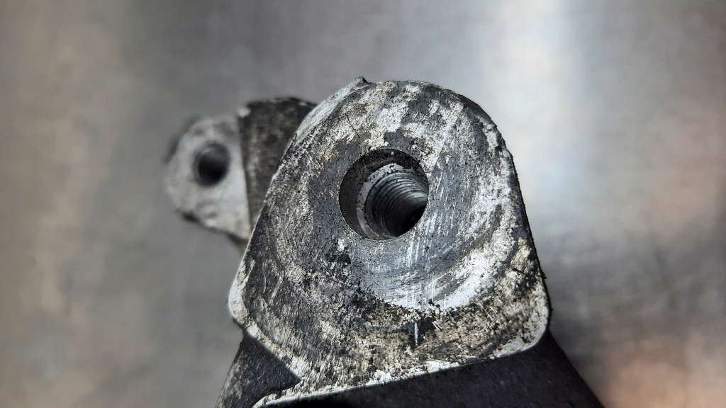 фото №11, Кронштейн генератора 9643834880 citroen c5 2.0 hdi