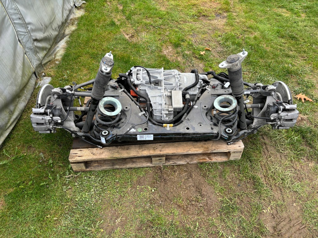 фото №5, Tesla y 2023 подрамник задняя рычаги поворотный кулак суппорты приводной вал rwd