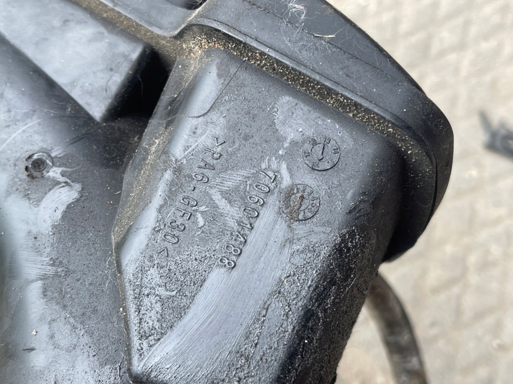 фото №4, Bmw f20 f30 резонатор шланг повітря 70604567